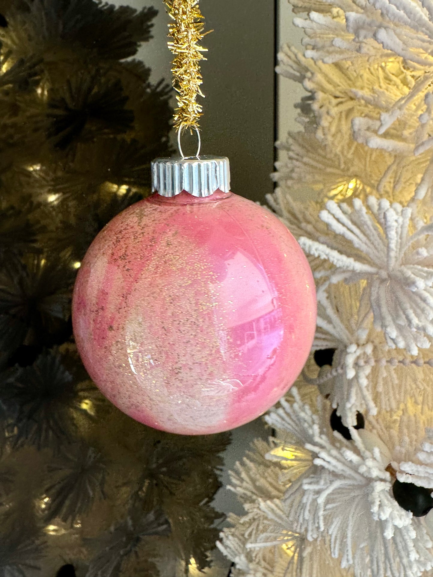 Workshop: Marbling Bauble Ornament,  SUNDAY 12/8, 1:00PM-1:45PM