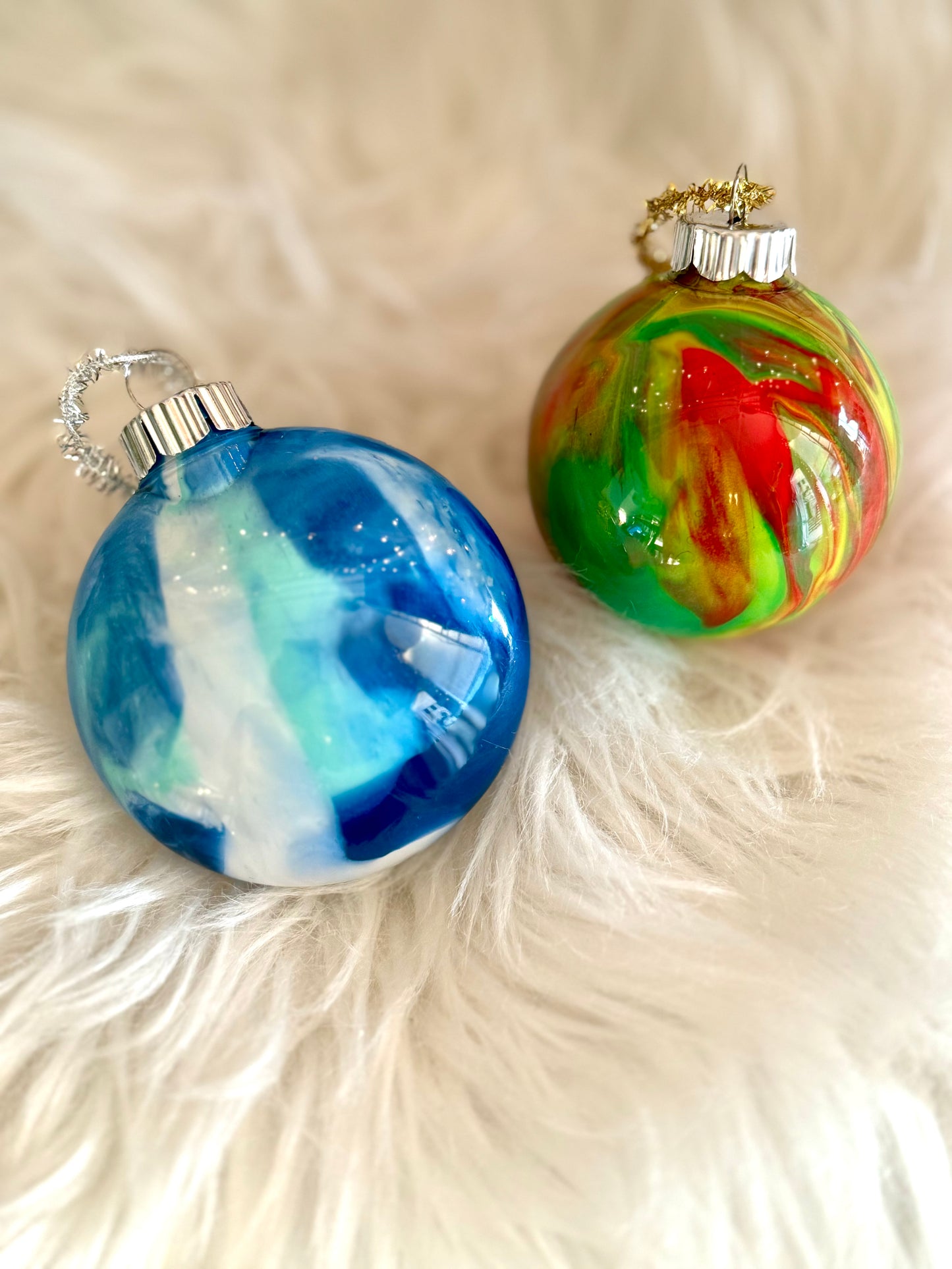 Workshop: Marbling Bauble Ornament,  SUNDAY 12/8, 1:00PM-1:45PM