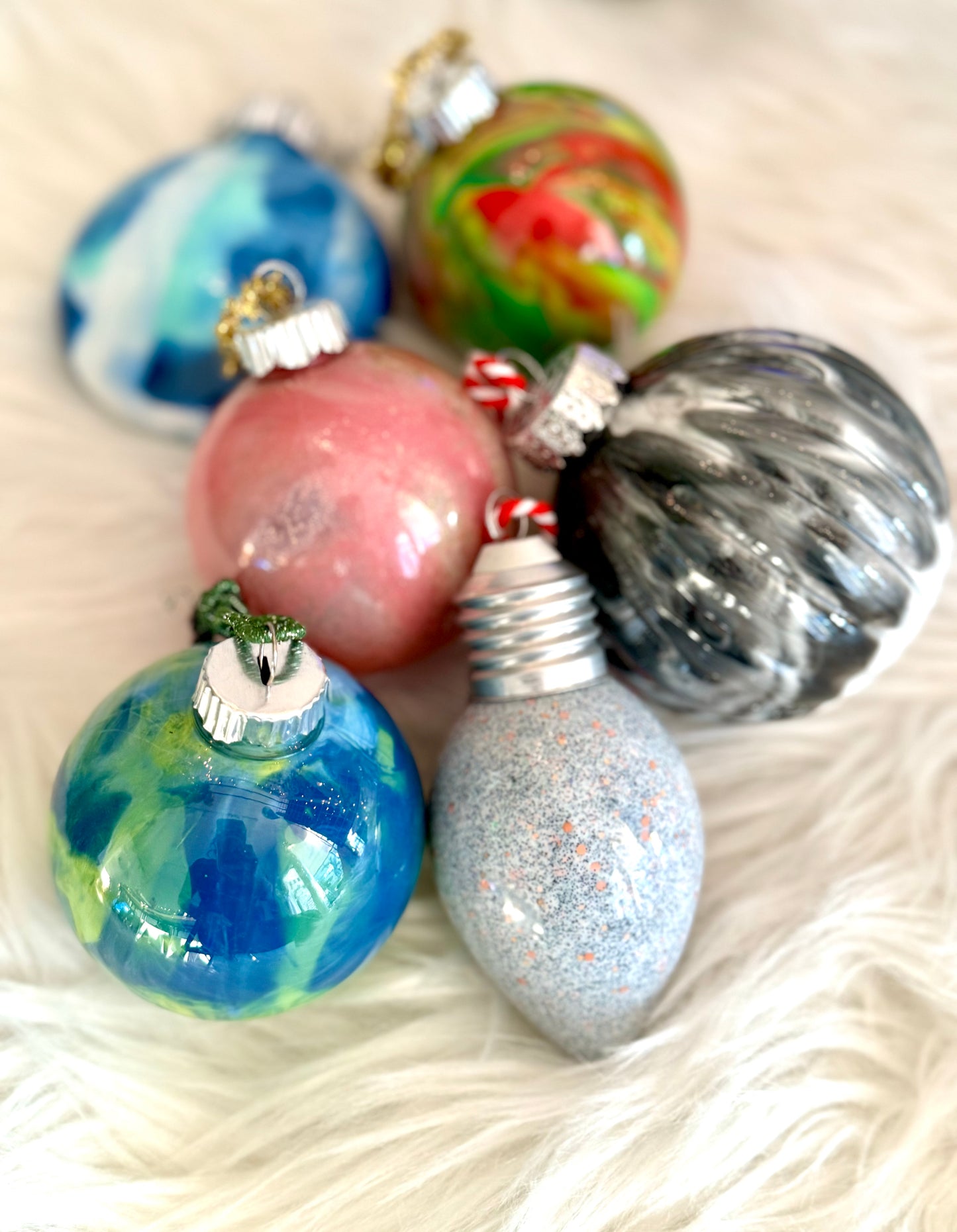 Workshop: Marbling Bauble Ornament,  SUNDAY 12/8, 1:00PM-1:45PM